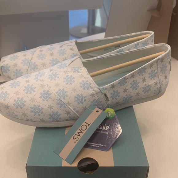 Toms ❄️ snowflake shoes - Picture 4 of 10